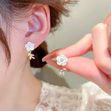 French White Camellia Flower Earrings Female Leaf Flower Earrings Birthday Party Wedding Jewelry Accessories