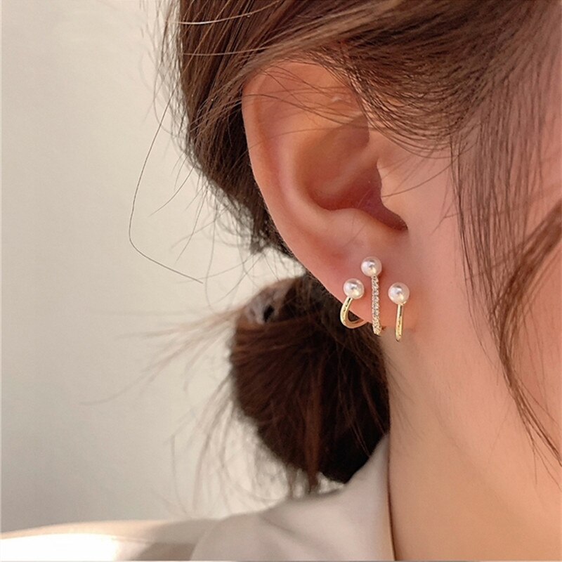 Korean Fashion Contracted Claw Stud Earrings for Women Pearl Shiny Crystal Luxury Gold Color Ear Party Jewelry Gift Pendientes