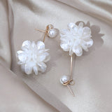 Korean fashion jewelry hot elegant hand woven pearl earrings white three-dimensional round flower earrings for women