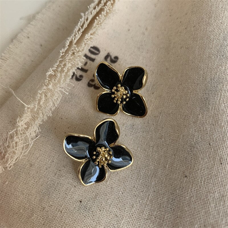 Fashion Drip Oil Black and White Flower Silver Needle Earrings Korean Sweet Accessories Holiday Birthday Party Jewelry Gifts