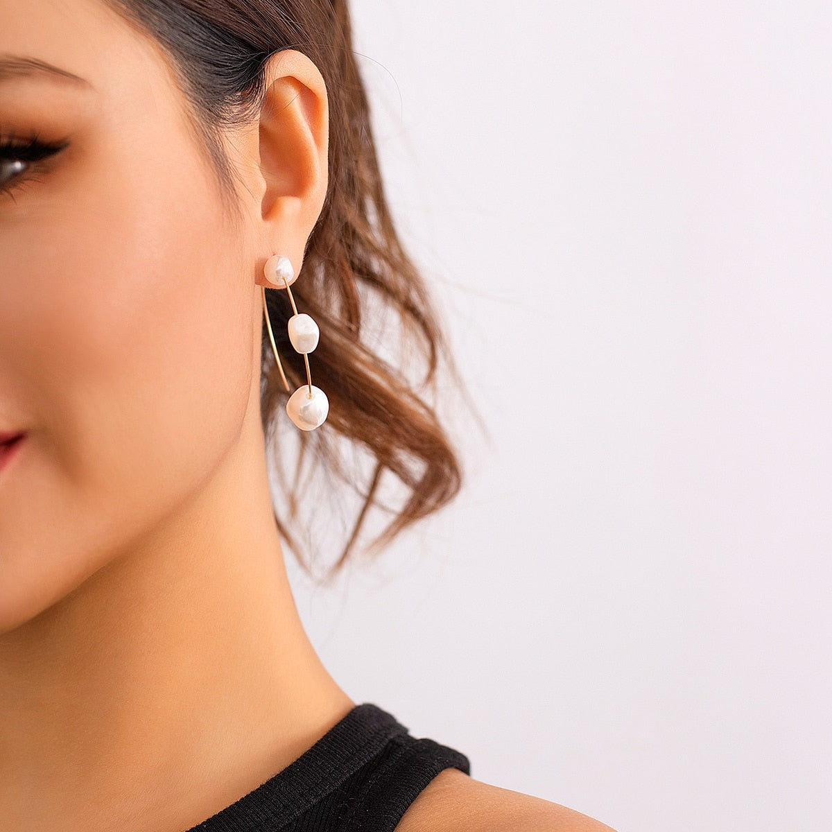 Maytrends Simple Elegant Metal Big C-shaped Ring Earrings Fashion Imitation Pearl Hoop Earrings Women's Party Elegant Jewelry