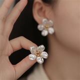 Women French Retro Pearl Earrings Female Personality Sweet Flower Earrings Spring and Summer 2023 New Trendy Earrings