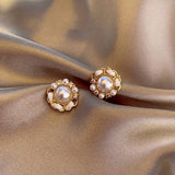 Korean Elegant Geometric Small Pearl Ear Studs for Women Exquisite Pearl Earrings Fashion Earring Party Wedding Jewelry