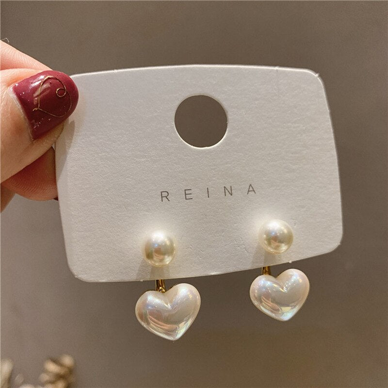 Trendy Vintage Heart Earring Women Classic Black White Stud Earrings Female Fashion Earrings Female Jewelry Gift