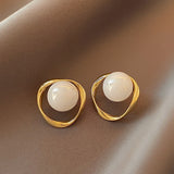 New Pearl Zircon Butterfly Stud Earrings for Woman Fashion Korean Jewelry Temperament Girl's Daily Wear Earrings